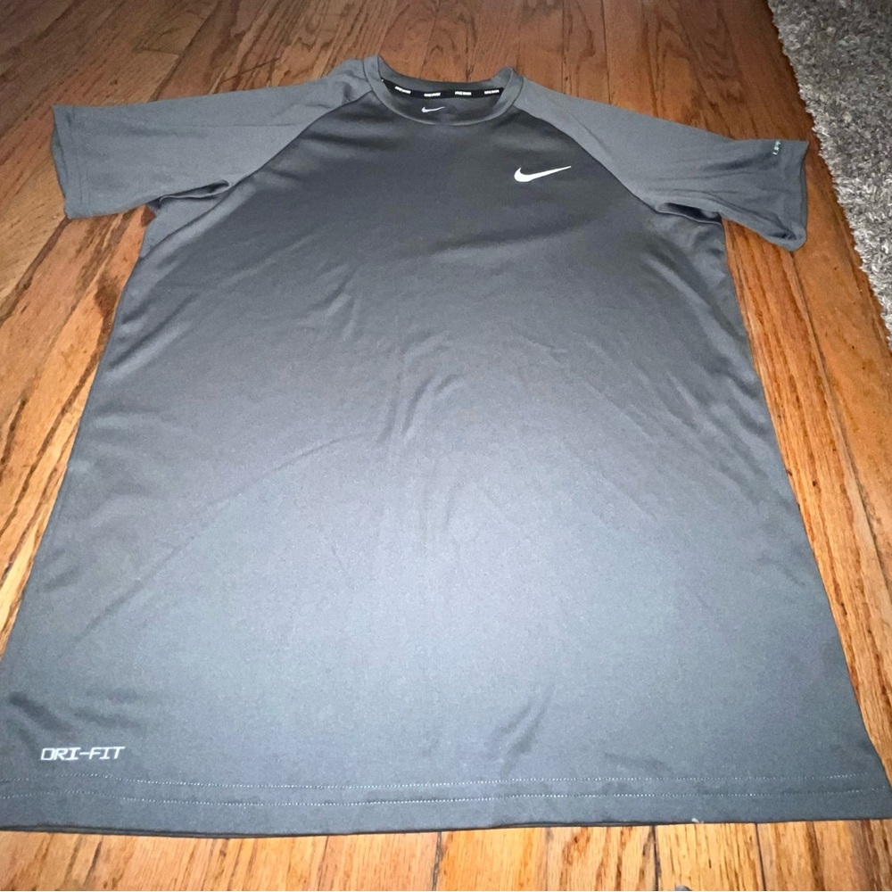 Nike: Men’s Nike Swim UPF 40+ Shirt Size Medium